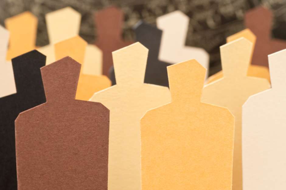 bonecos-de-papel-varias-cores