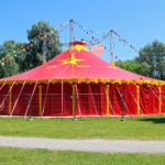 O tradicional formato circular dos circos tem origem nas antigas arenas de competições romanas.